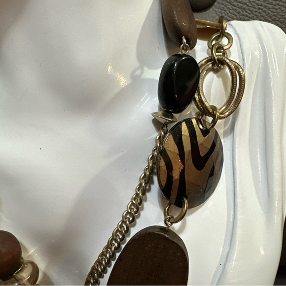 Ruby Rd. Multicolor Beaded Necklace Acrylic Shell Gold Tone 16’ 3158 p - Picture 7 of 10